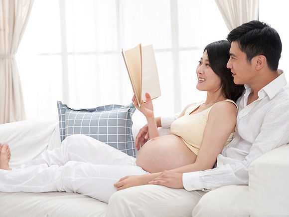 广州代孕机构客服电话|试管婴儿VS 自然孕育的宝宝：有区别吗？